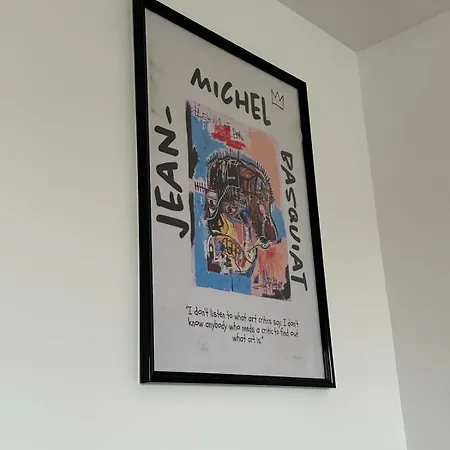 Private 2 Minutes From Zenith De Paris