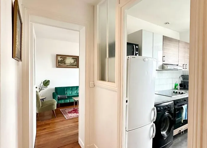 Private 2 Minutes From Zenith De 아파트 *